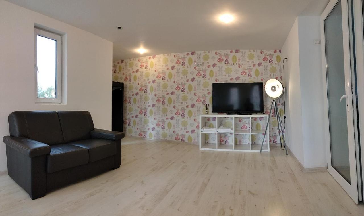 Apartment Apartament De Lux 90 Mp *